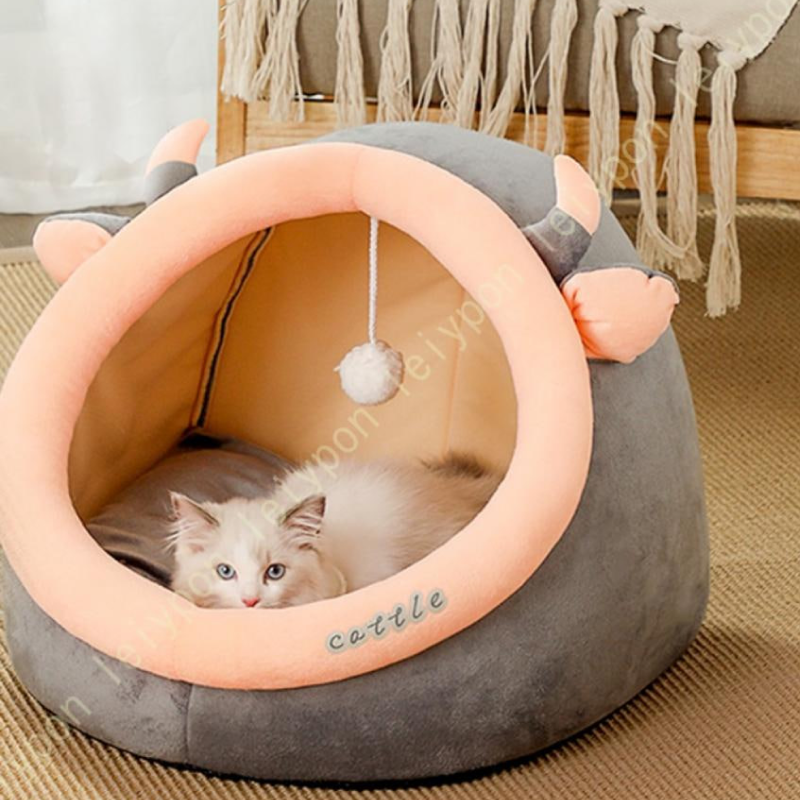 Домик лежанка TopPet Уют с ушками и мячиком розовая 32*40*35